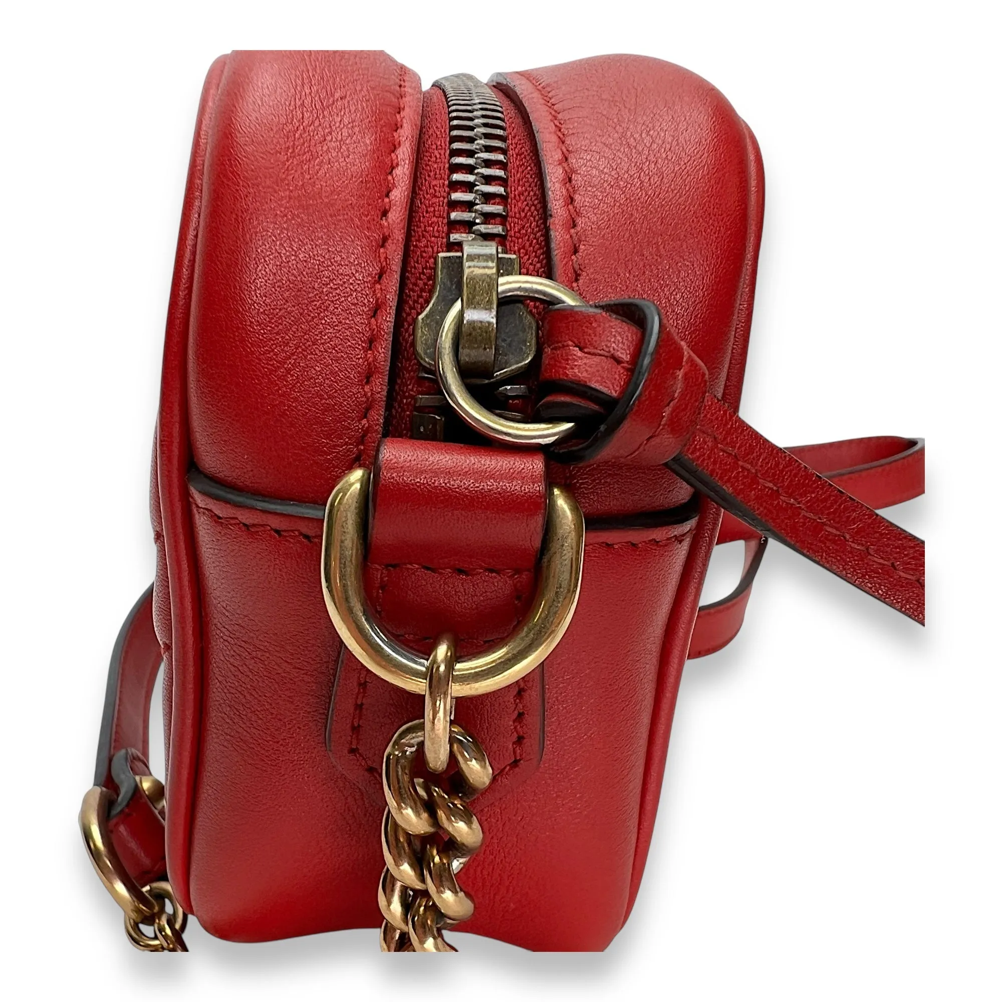 GG Marmont NA Crossbody Bag Red in Calfskin, Gold