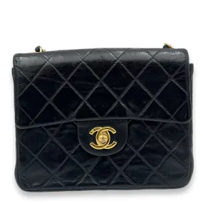 Vintage Crossbody Bag Black in Lambskin, Gold hardware